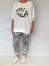 Load image into Gallery viewer, FOIL LIPS SWEAT TOP