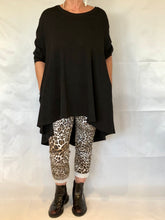 Load image into Gallery viewer, FAN BACK LONG SLEEVED TEE