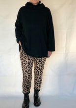 Load image into Gallery viewer, LEOPARD JOGGERS