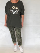 Load image into Gallery viewer, FOIL LIPS SWEAT TOP