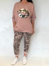 Load image into Gallery viewer, FOIL LIPS SWEAT TOP