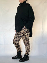 Load image into Gallery viewer, LEOPARD JOGGERS