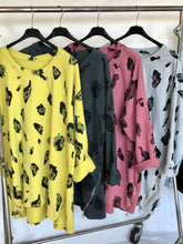 Load image into Gallery viewer, LEOPARD ZIP SWEATSHIRT